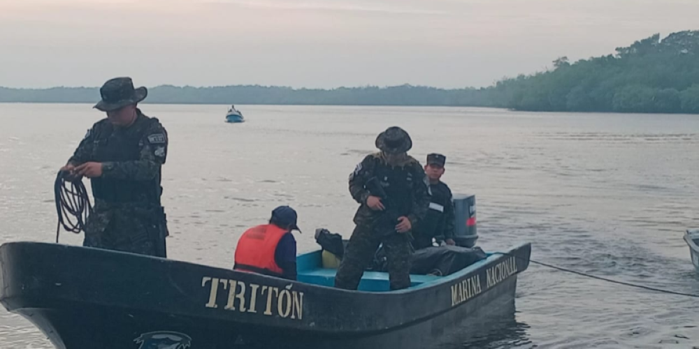 Rescatan dos adultos mayores perdidos mientras recolectaban curil en Puerto El Triunfo