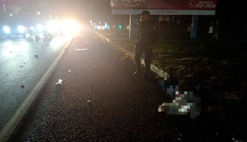 Hombre muere atropellado en carretera a Santa Ana