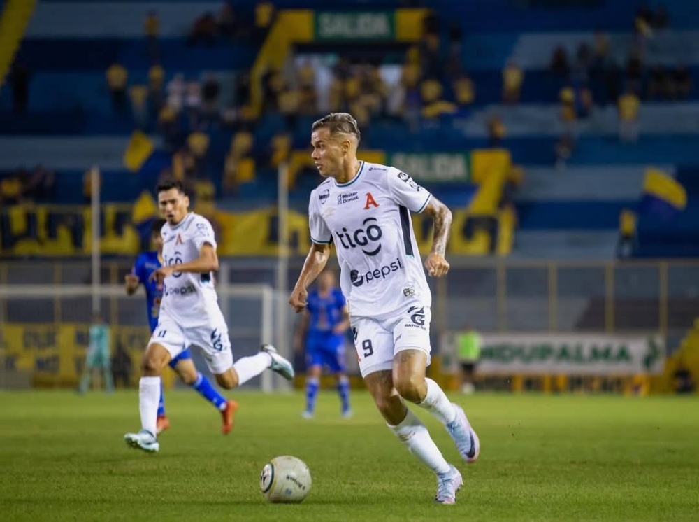 Sebastián Julio sobre su salida de Alianza: "Mi relación con Zarco Rodríguez fue casi nula"