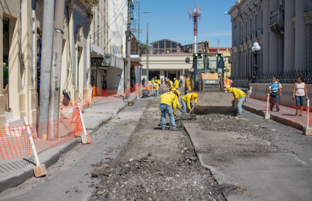 Obras Públicas anuncia ampliación de cableado subterráneo a 22 kilómetros en el Centro Histórico