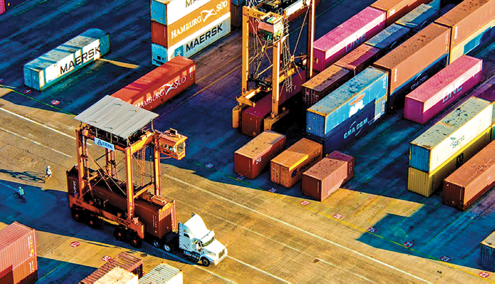 Las exportaciones salvadoreñas habrían caído un 0.8 % en 2024, estima el BID