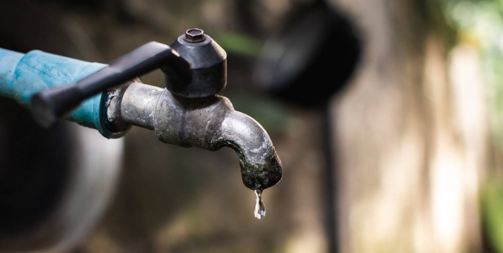 Pagos de recibo de agua aplicará sólo a residencias y no a comercios, dice presidente de ANDA