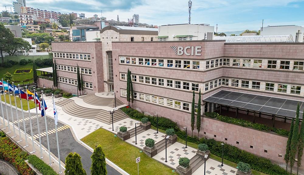 BCIE emitió bono global sostenible por $1,500 millones