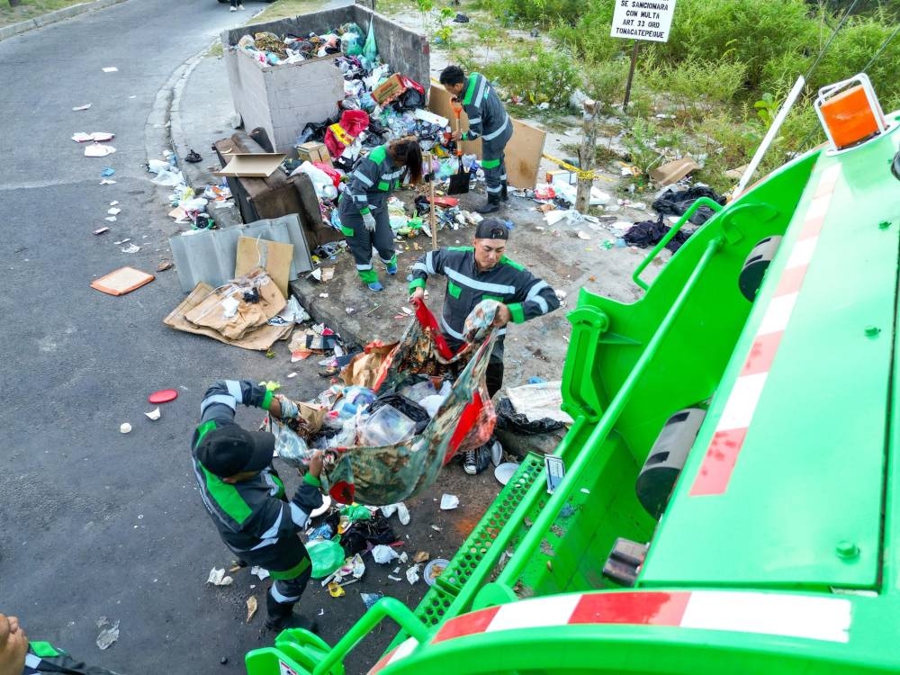 Bukele advirtió creación de leyes y multas por botar basura