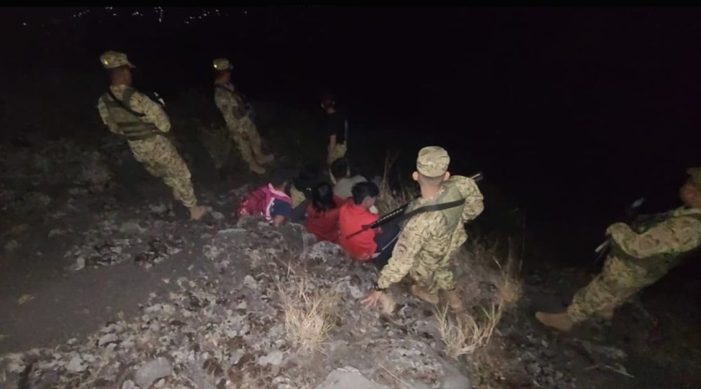 Rescatan a cinco jóvenes que se extraviaron en caminata en volcán de Izalco