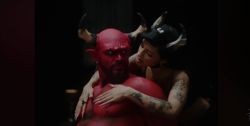 Cazzu juega con el diablo en nuevo video de venganza… ¿Dedicado a Nodal?