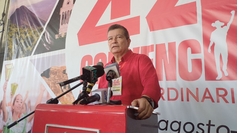 Manuel Chino Flores: "No nos quita el sueño" que eliminen la deuda política
