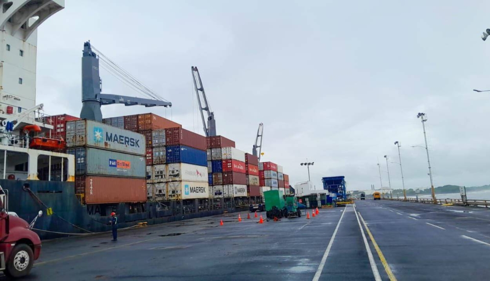Por segundo año, las exportaciones de El Salvador cayeron 0.8 % en 2024