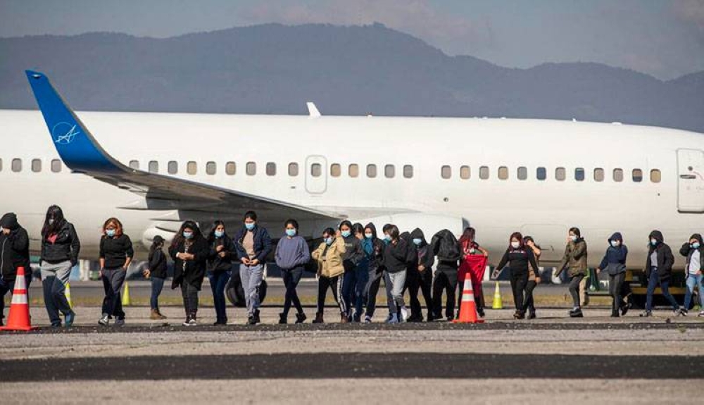 EE.UU. deportó más de 80,000 salvadoreños en siete años, la quinta parte en 2024