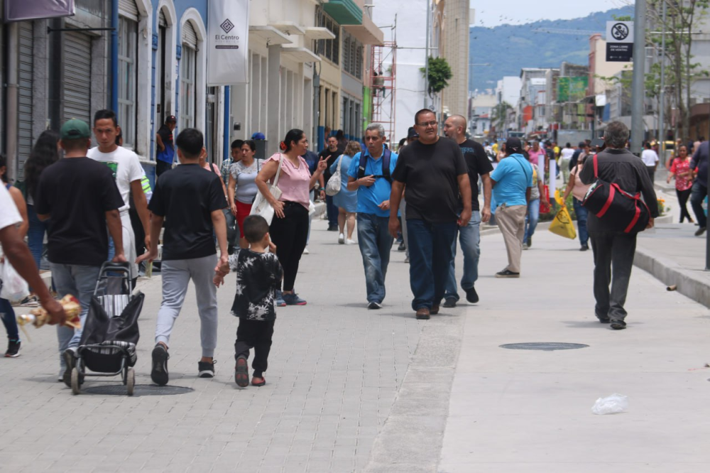 El optimismo económico hacia 2025 sube en América Latina: 52 % en El Salvador