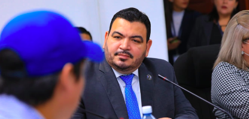 Procurador aprueba nuevo reglamento de viáticos hasta por $500 diarios