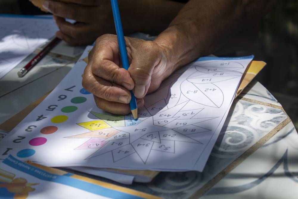 Más de 400,000 salvadoreños no saben leer ni escribir en El Salvador