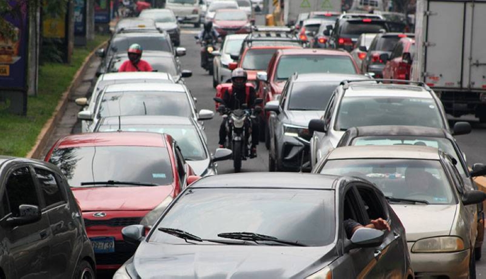 Las importaciones de vehículos y accesorios de 2024 fueron las más altas en tres décadas