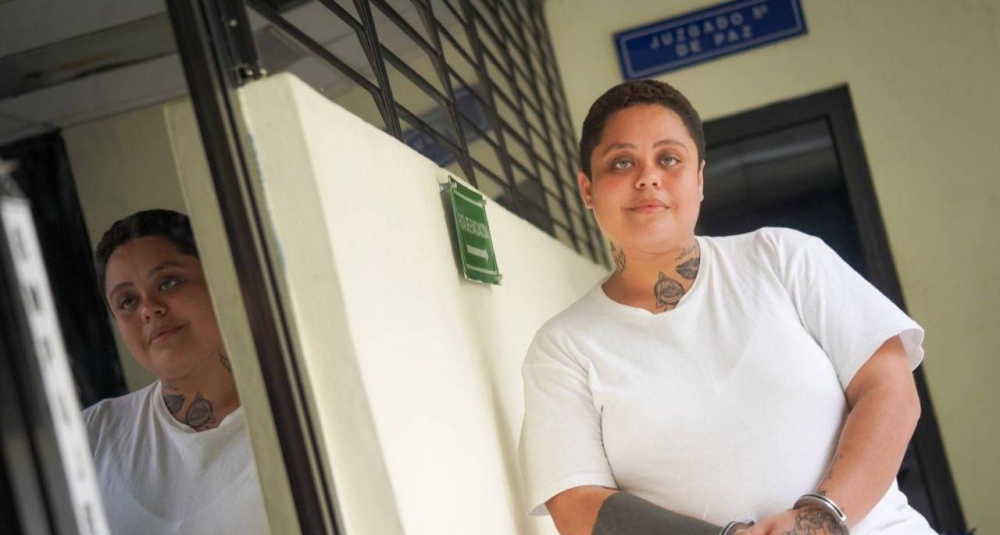 Capturan a Erika "Gatita" Serpas acusada de trata de personas