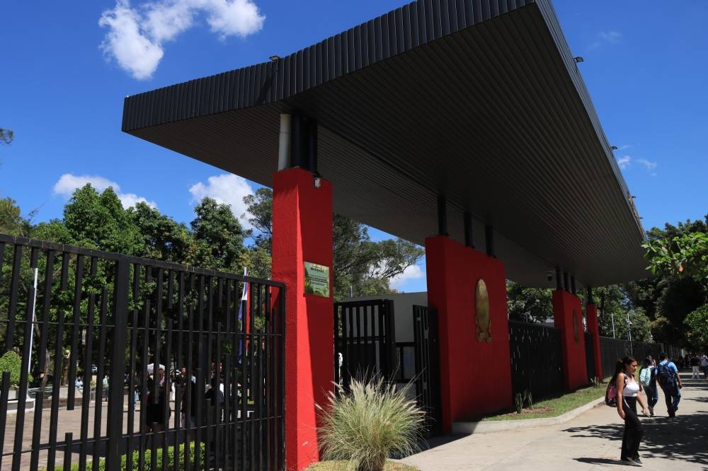 Tres torres del metrocable pretenden ser instaladas en la UES, confirma el rector