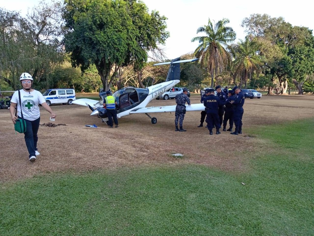 Avioneta realiza aterrizaje de emergencia en San Martín sin dejar víctimas