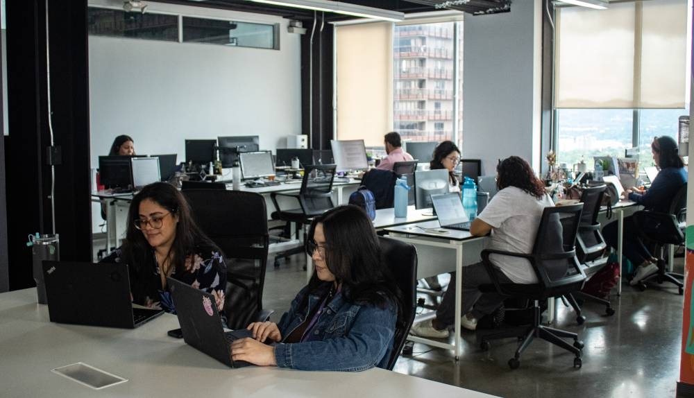 Siete de cada 10 mujeres tienen menos de cinco años de laborar para las mismas empresas