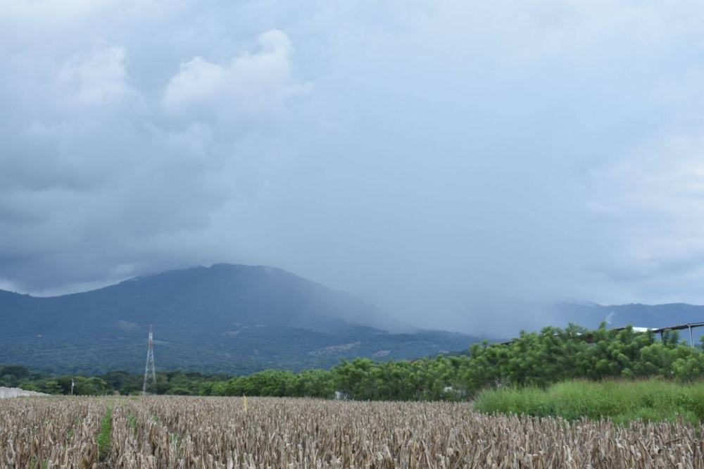 Lluvias puntuales aparecerían en algunos sectores del país este viernes, dice Marn