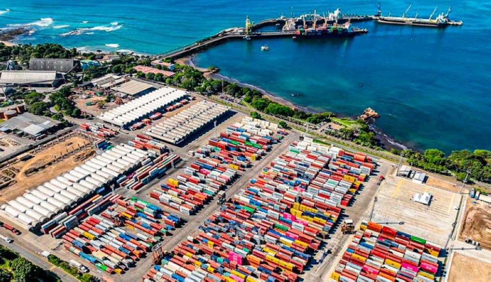 El Salvador importa 51.5 veces más a China de lo que exporta
