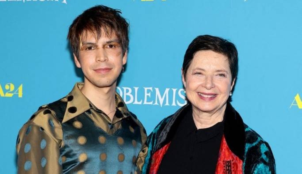 Isabella Rossellini va por el Óscar tras actuar con el salvadoreño Julio Torres