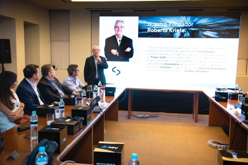 El instituto de ingeniería de Roberto Kriete inició este lunes su primer año académico