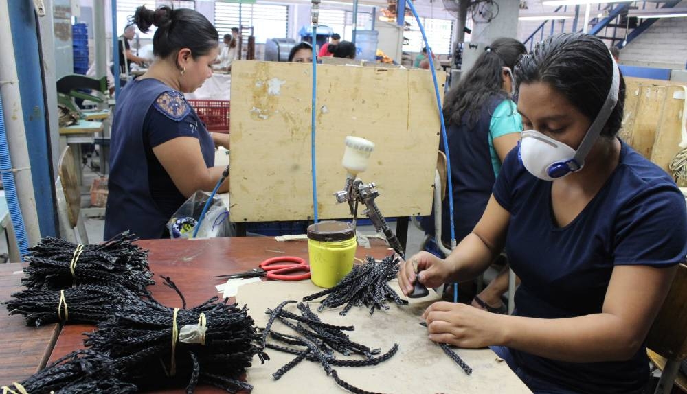 El Salvador tiene una de las brechas de participación laboral más altas en América Latina