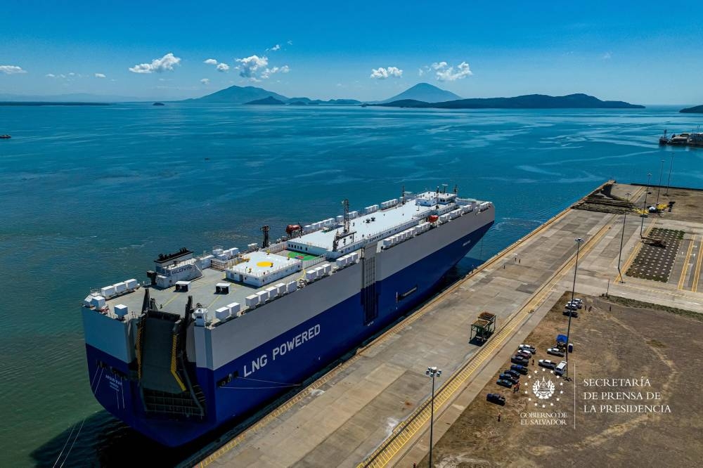 Puerto de La Unión recibe su primer barco carrero bajo la administración de Yilport