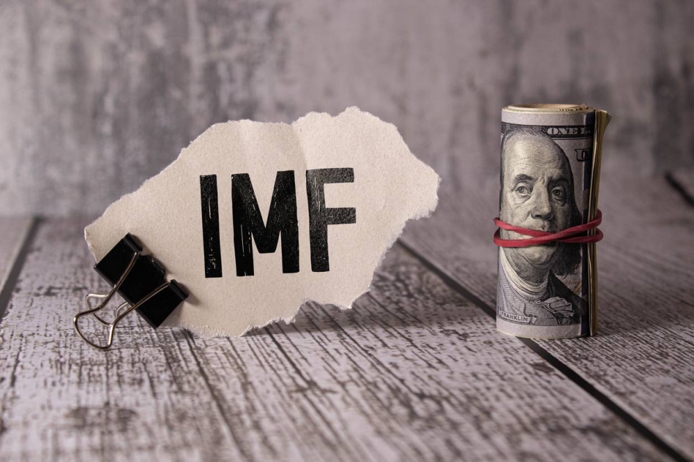 Incumplir el acuerdo con el FMI llevaría a la suspensión de la asistencia financiera, advierte economista