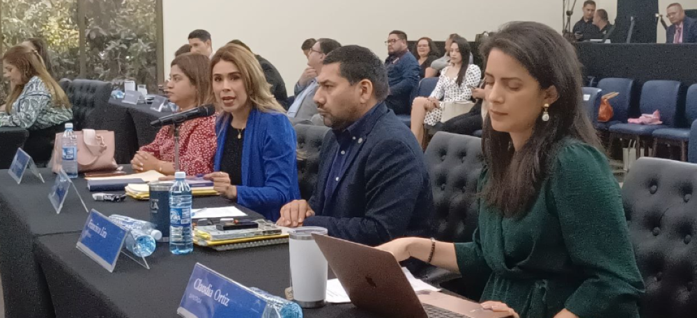 Polémica entre Marcela Villatoro y Claudia Ortiz por propuesta de reforma constitucional contra minería