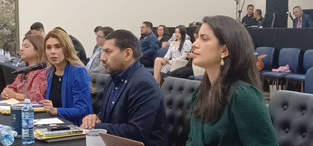 Diputadas de oposición cuestionan violación a autonomía de las municipalidades