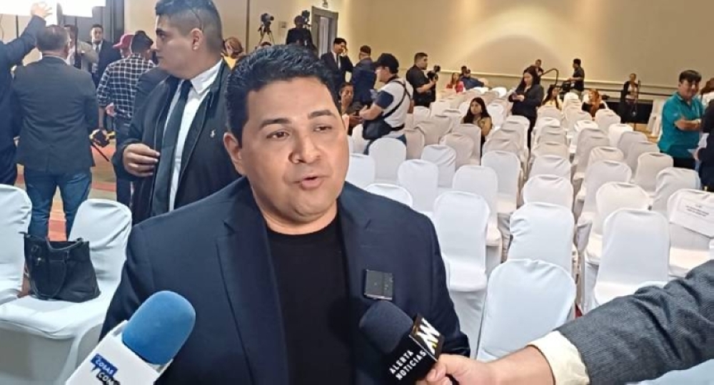 A José Chicas "le dieron la oportunidad de irse" sin rendir cuentas: Marcela Villatoro
