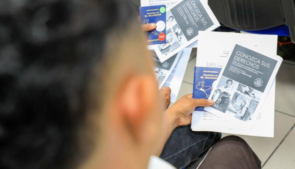 Más de 800 salvadoreños han viajado a EE.UU. con visas de empleo temporal en 2025