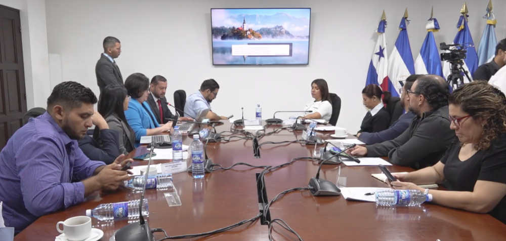 Entrega de mercados municipales "en comodato" será "prerrequisito" para que el Gobierno los intervenga confirma Minec