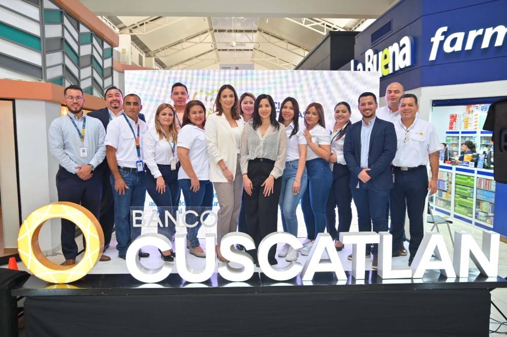 Banco CUSCATLAN lanza seguro "Protección sin Fronteras" para salvadoreños con familiares en el extranjero