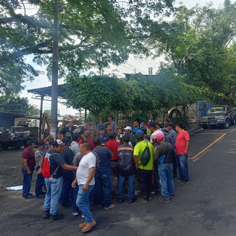 Continúa suspensión de labores de empleados municipales en Cojutepeque
