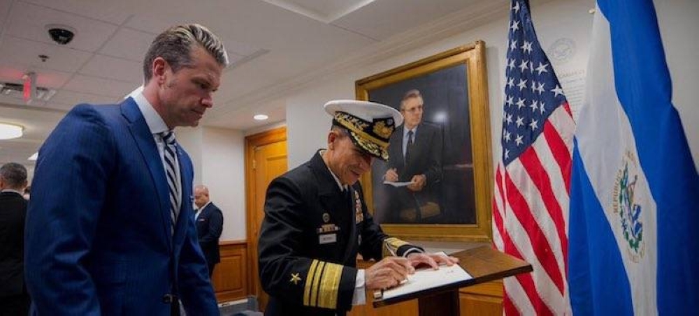 Defensa de EEUU busca fortalecer relación con El Salvador para “lograr la paz a través de la fuerza”