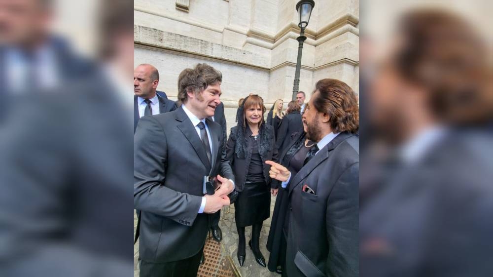 Ulloa se reunió con líderes internacionales durante su participación en exequias del papa Francisco