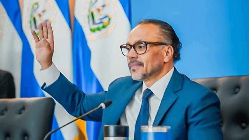 Ernesto Castro dice "maleantes disfrazados de ONG" podrán "ayudar" a población con impuesto del 30 %