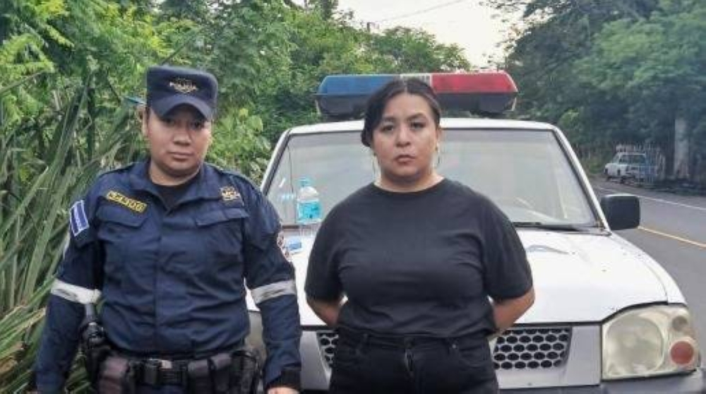 Arrestan a mujer por atropellar a un motociclista en Tejutla, Chalatenango