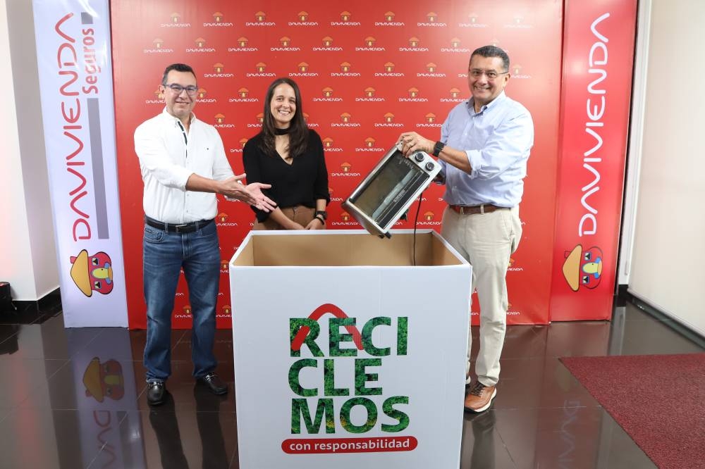 Davivienda invita a ser parte de la campaña de reciclaje de electrónicos e impulsa un El Salvador más verde