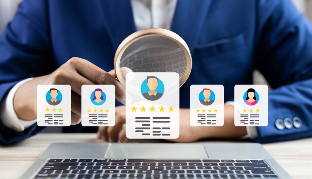 Más del 30 % de las ofertas laborales en internet proponen salarios que promedian los $300
