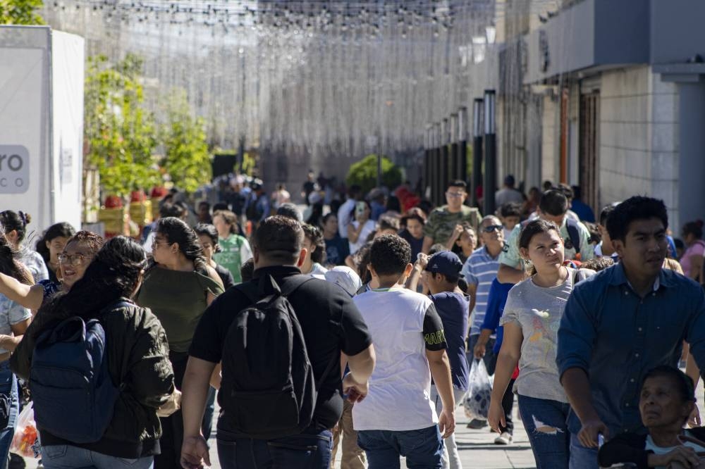 Seis de cada 10 salvadoreños tienen "más cuidado" al opinar sobre política dice encuesta de la UCA