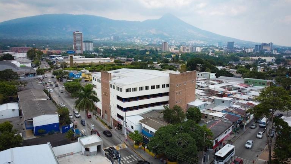 Alcaldía de La Libertad Este recuerda multas de $114 por actos de connotación sexual en vía pública