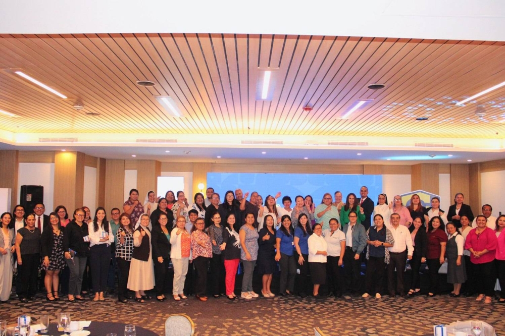 Encuentro de Educadores 2025 UDB: expertos abordan la neuroeducación digital
