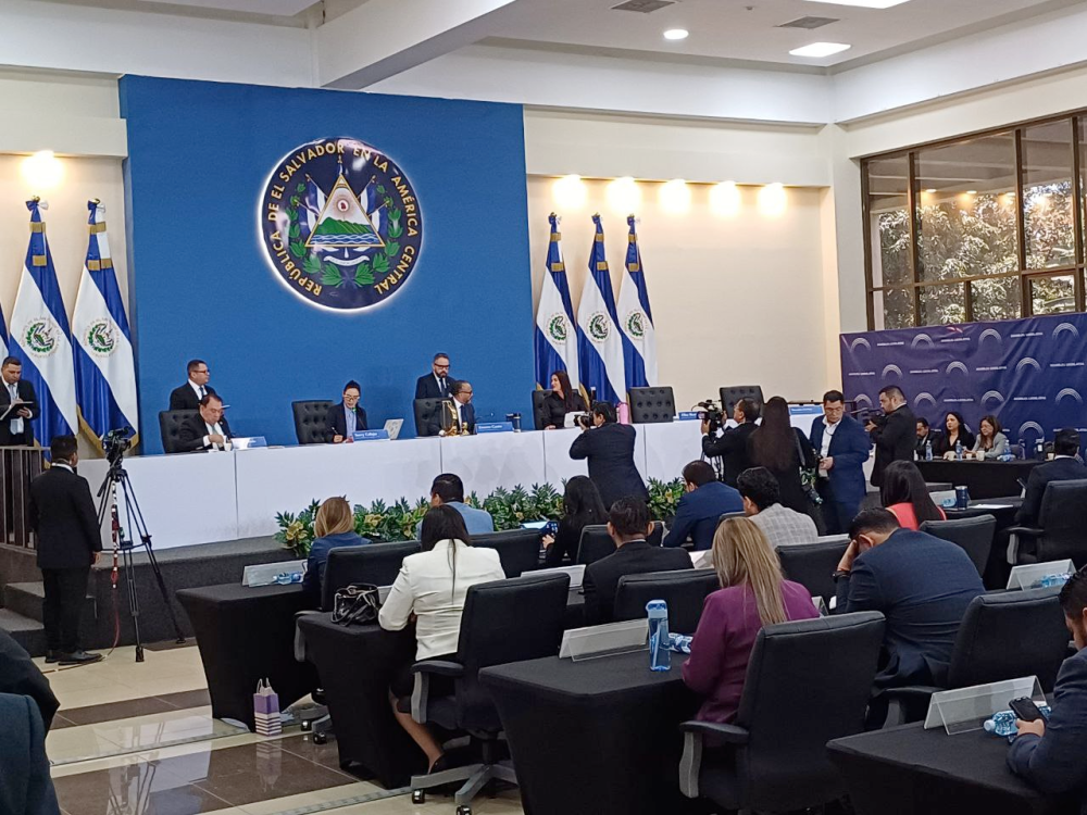 Asamblea reconoce labor de diplomáticos salvadoreños en su día con pronunciamiento oficial