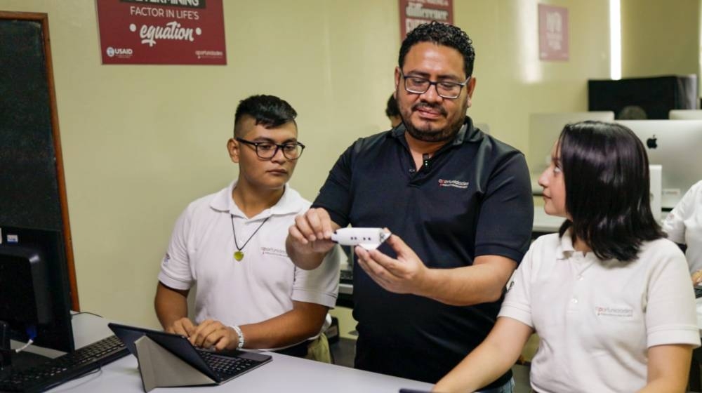 Fundación Gloria Kriete reconoce a sus más de 350 "Educational Rockstars" por transformar vidas