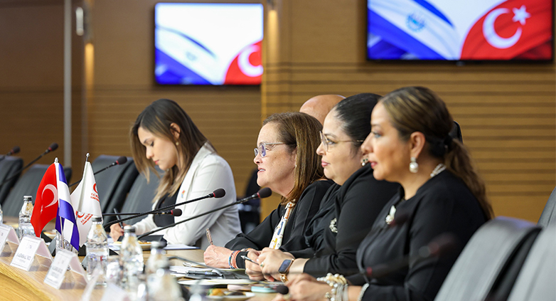 El Salvador y Turquía evalúan "oportunidades de asociación multifacéticas" para cooperación