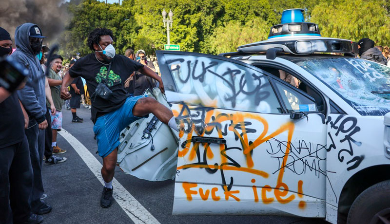 Protestas y vandalismo se generaron por la presencia de la Guardia Nacional y militares hace unas semanas en algunas zonas de Los Ángeles. / EFE