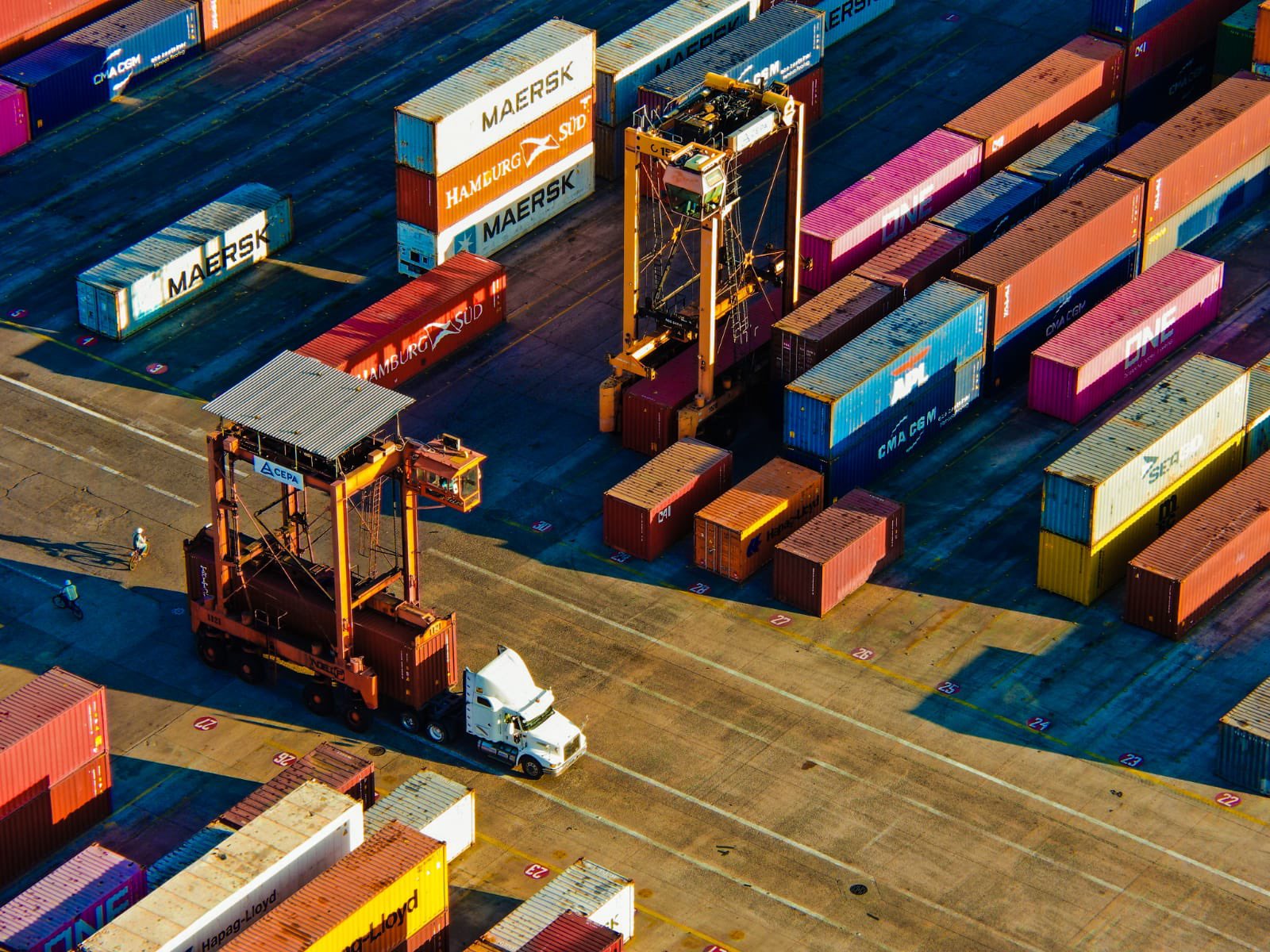 Empresarios prevén que las exportaciones crezcan entre 8 % y 10 % en 2025