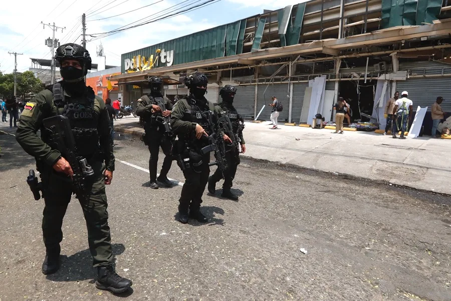 La política de paz y la política de seguridad de Colombia han fracasado, dice senador opositor